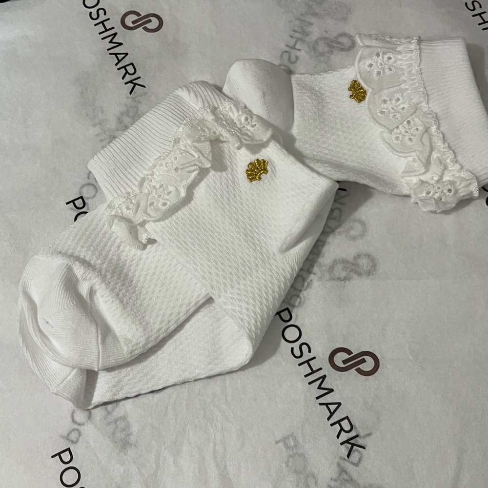 LELE SADOUGHI NWOT AUTHENTIC ONE PAIR OF WHITE RIBBED WHITE CINDY RUFFLE SOCKS